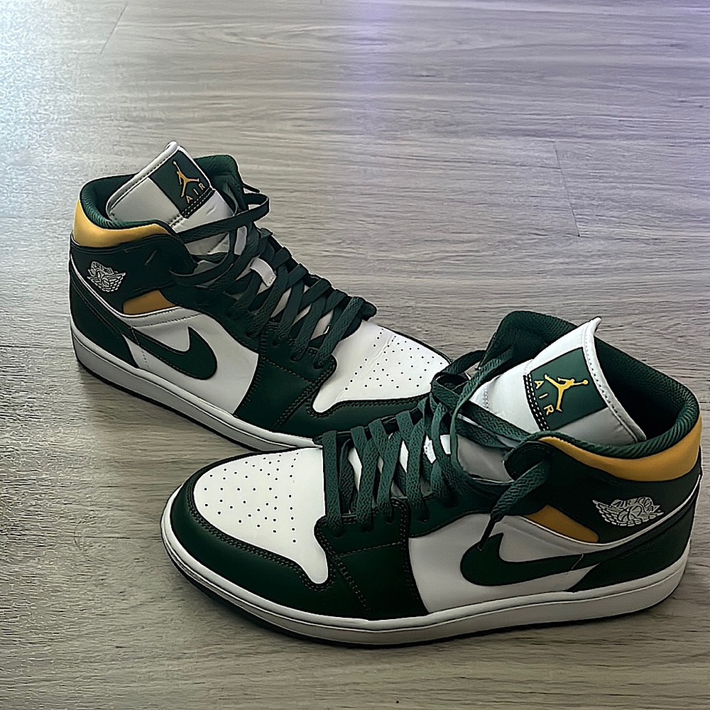 Air Jordan 1 Mid “SONICS”